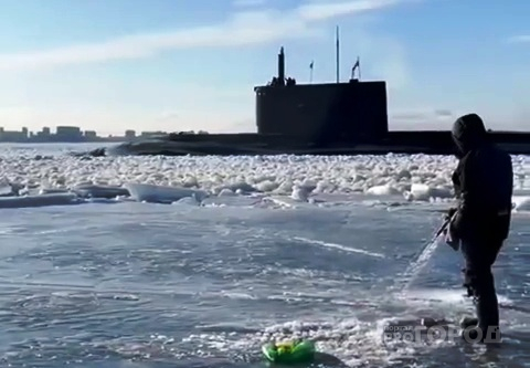 Соцсети: у берегов Пензы «всплыла подводная лодка» (видео)