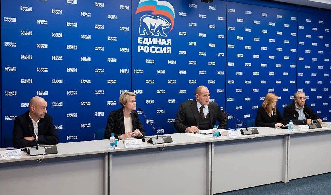 Общественные деятели обеспечат контроль на праймериз “Единой России”