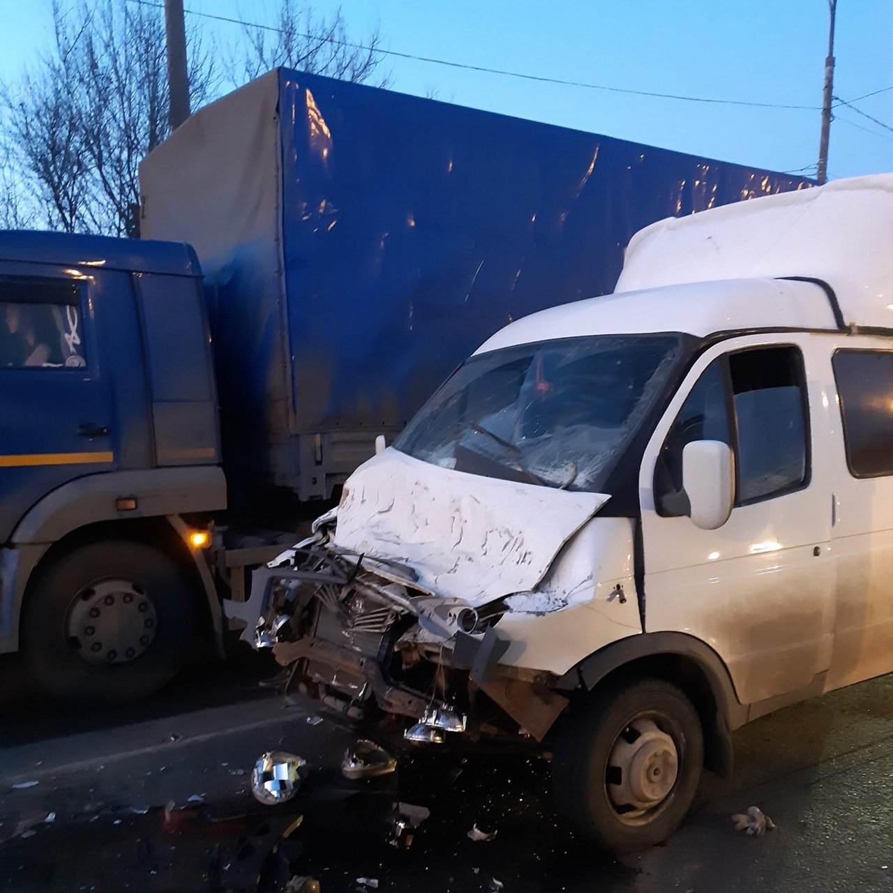 В Пензе в жесткую аварию попали два грузовика