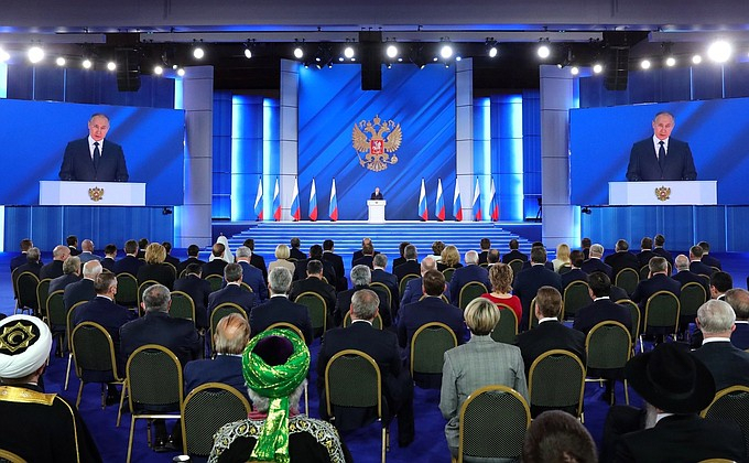 В основу предвыборной программы ЕР ляжет обращение Путина к Федеральному собранию