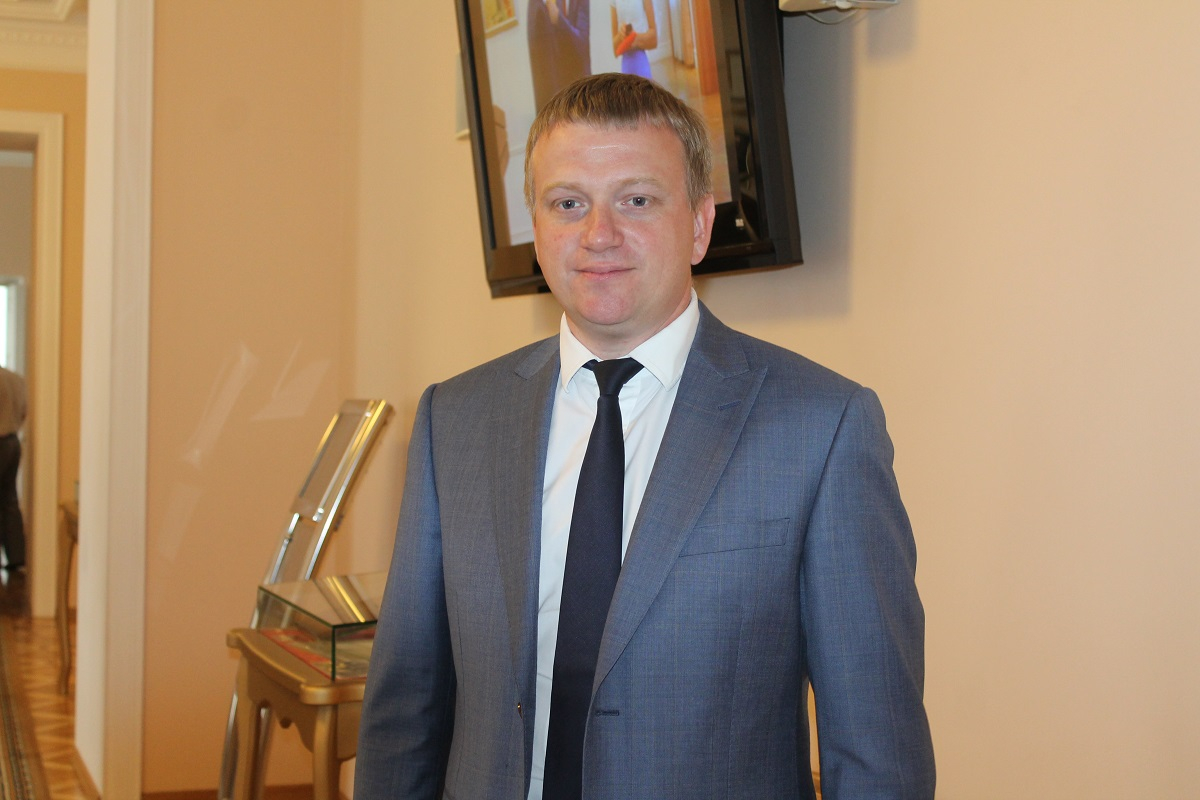 Андрей Лузгин поздравил пензенцев с праздником весны и труда
