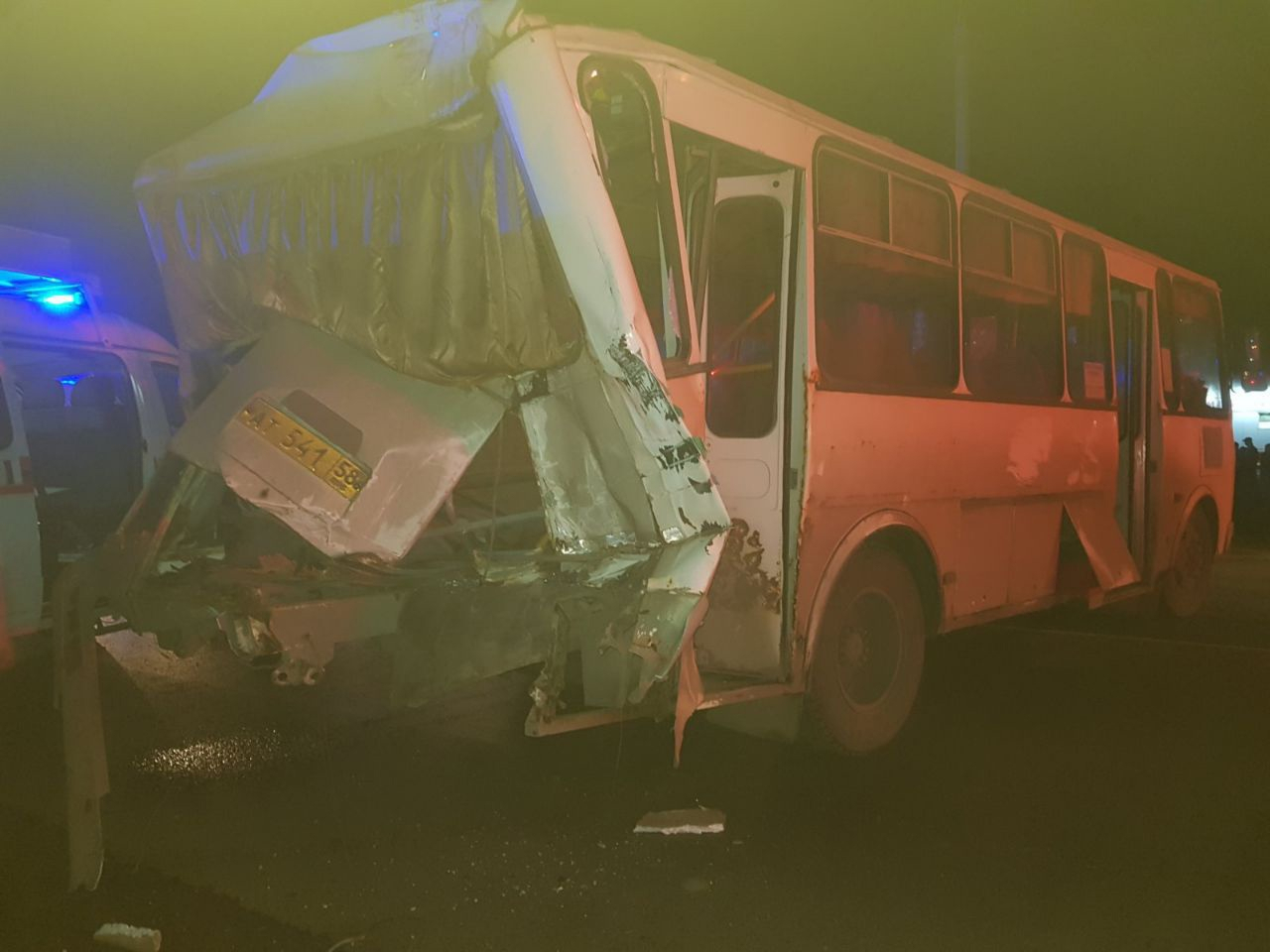 «Погибла девочка»: под Пензой произошла смертельная авария с автобусом