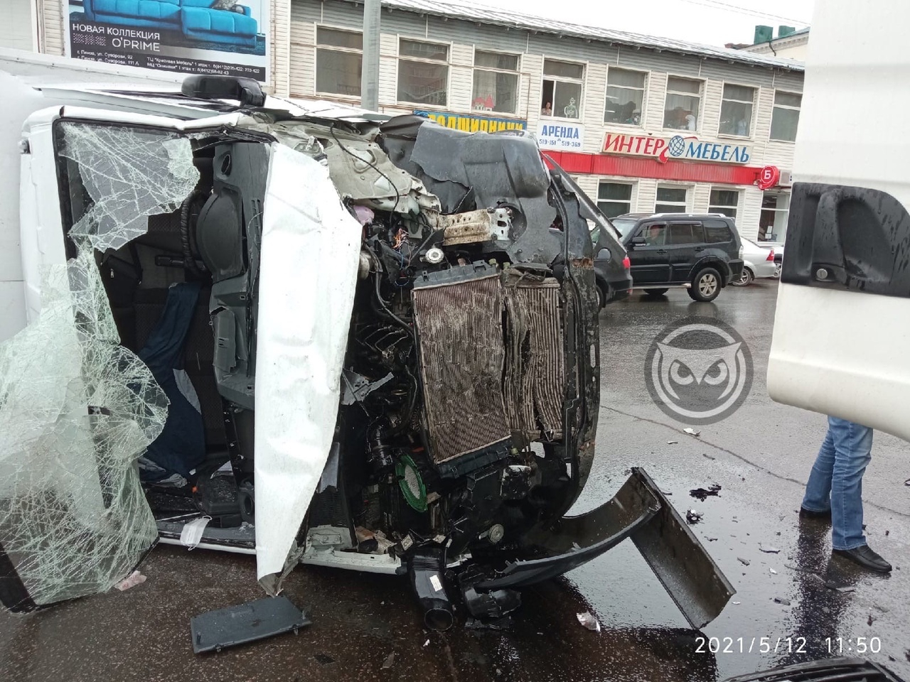 В Пензе на улице Ленина в жесткую аварию попали два грузовика