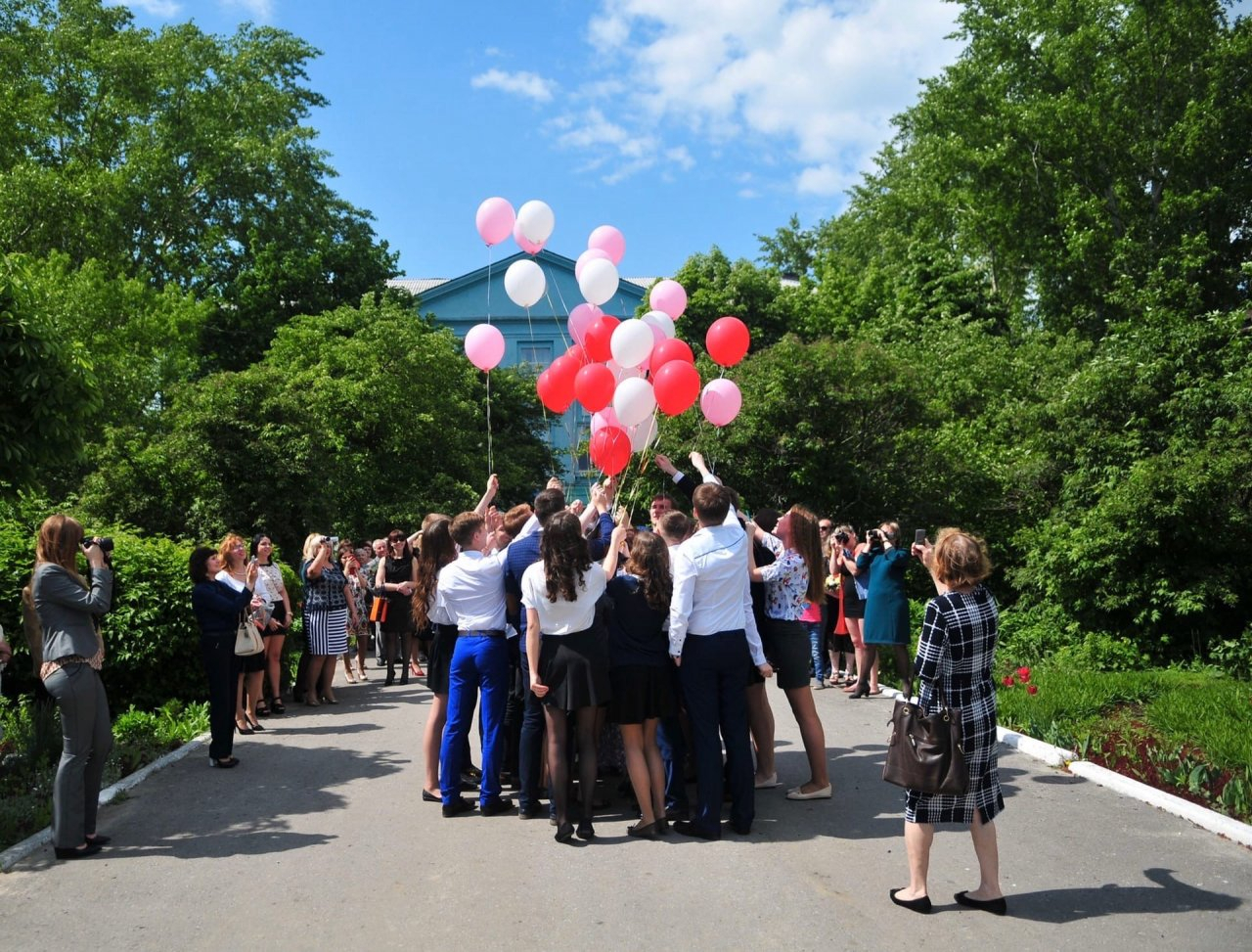 Пензенских выпускников попросили не запускать воздушные шары в небо