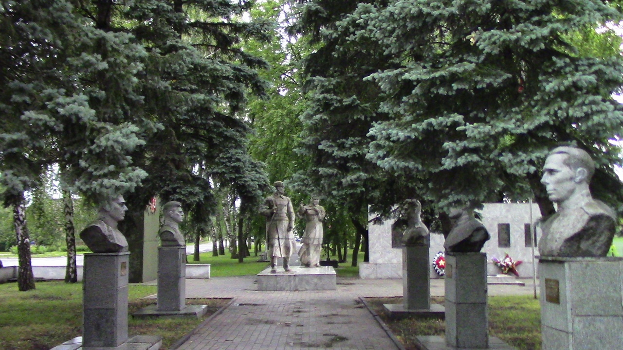 В Пензенской области неизвестные осквернили памятники на Аллее героев