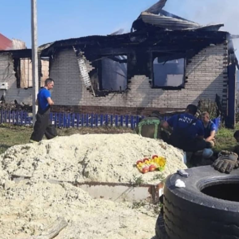 «Семья из 6 человек»: в селе под Пензой пожар уничтожил жилой дом