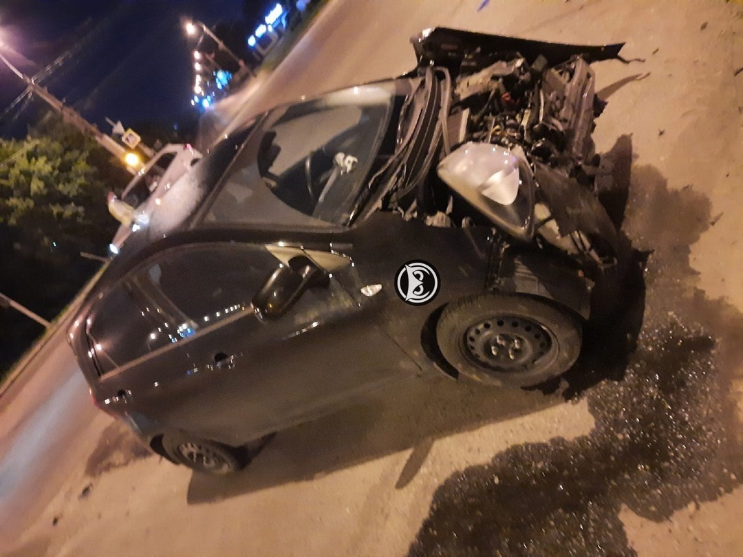 В Пензе в ночной аварии разбились два автомобиля, есть пострадавшие