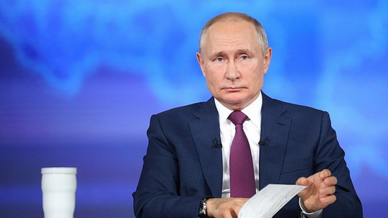 По 3 тысячи рублей: Путин рассказал о новых выплатах для людей от 14 до 22 лет