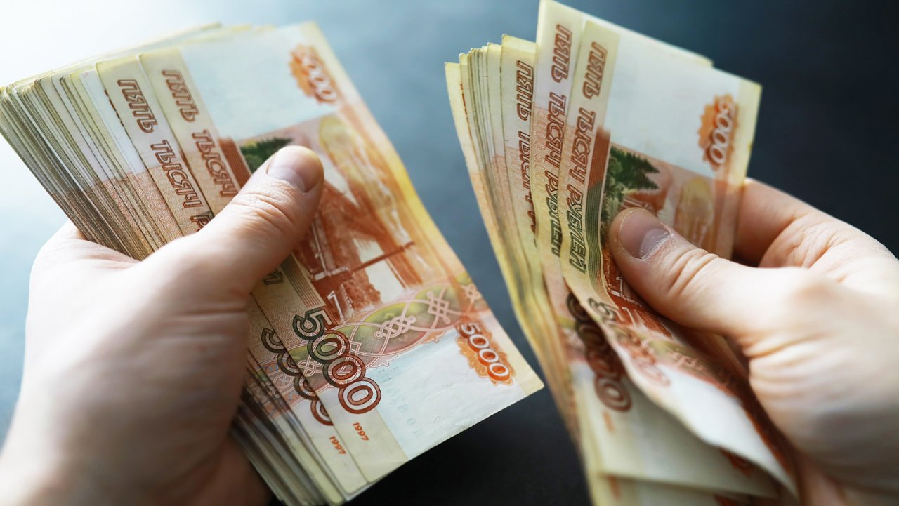 Стало известно, когда семьи получат по 10000 рублей на школьников