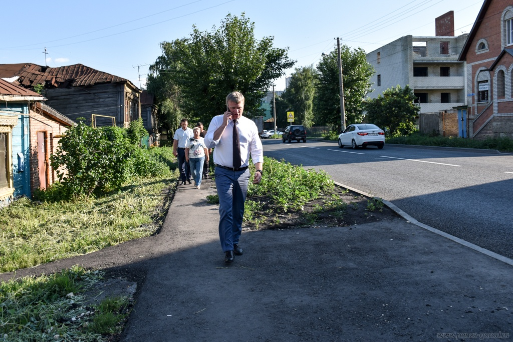 Мэр Лузгин выехал на улицу Гоголя, когда о провале на ней узнал Мельниченко