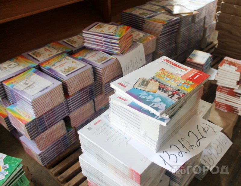 Пензенским школьникам пообещали выдать все учебники бесплатно