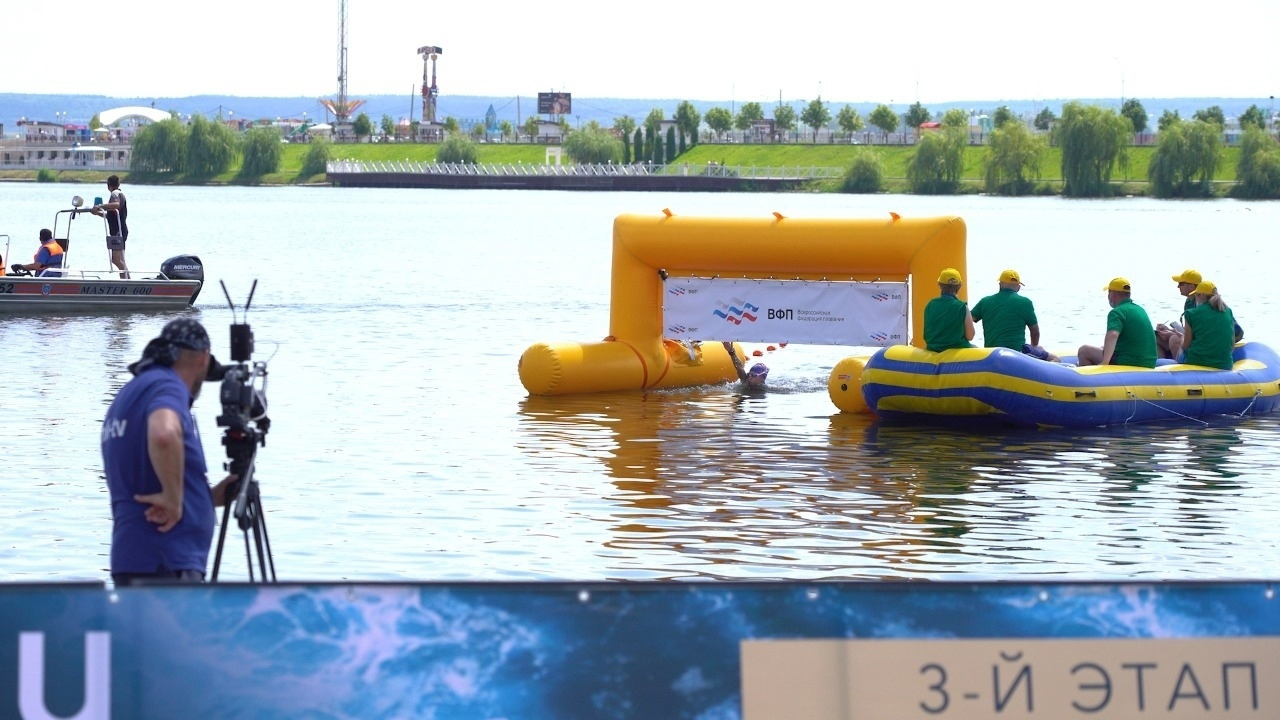 В Спутнике прошел этап кубка России по плаванию на открытой воде