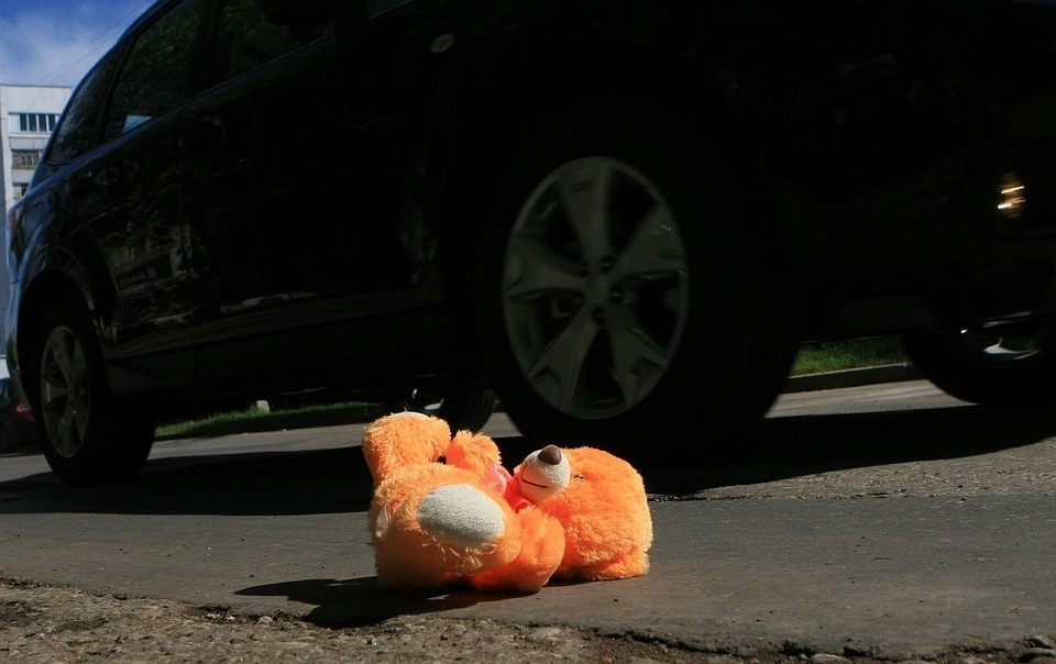 В Пензенской области легковой автомобиль сбил 15-летнюю девочку