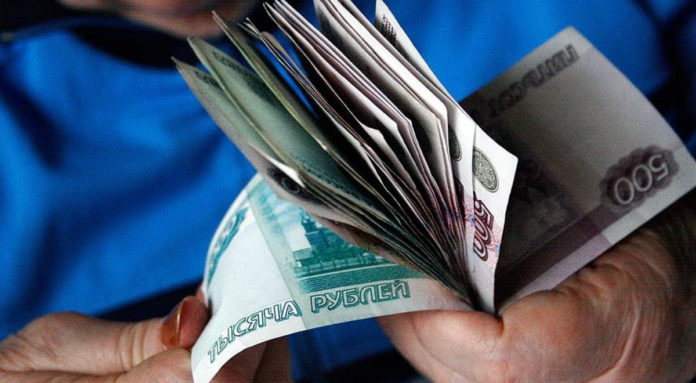 В Липецкой области неизвестные забрали у пензенца крупную сумму денег
