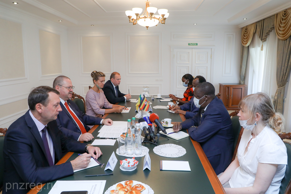 Олег Мельниченко пообщался с чрезвычайным послом Республики Уганда