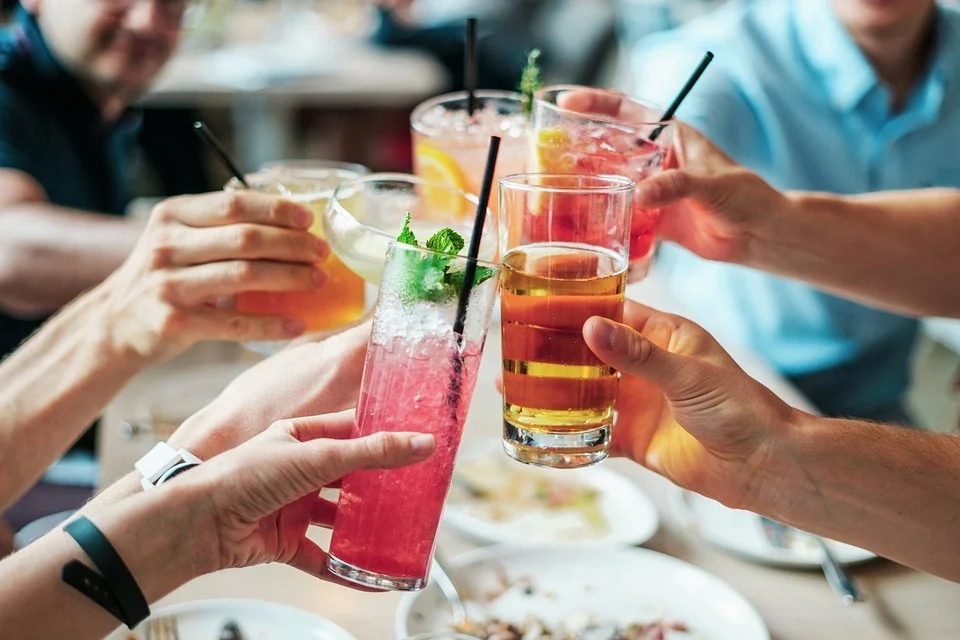 Крепкий алкоголь под запретом: кому не продадут спиртное?