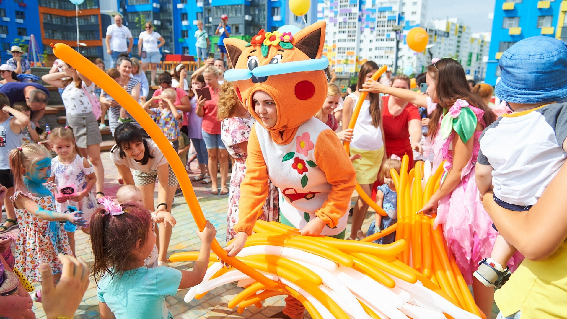 «Дети в восторге»: первые жители «Радужных дворов» отпраздновали новоселье