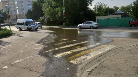 Пенза плывет: горожане просят помощи с утечкой воды на улицах