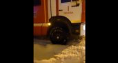 В Пензе пожарная машина застряла в сугробах и не могла доехать до горящего дома