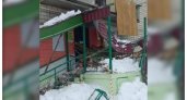 В Пензенской области из-за снега рухнул навес магазина