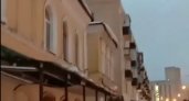 В Пензе снег с крыши рухнул на прохожего 