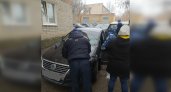 В Пензе малыш оказался заблокированным в заведенной машине