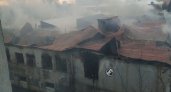 Появились кадры последствий крупного пожара на улице Свердлова