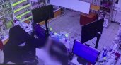 В Пензе мужчина с пистолетом ограбил аптеку