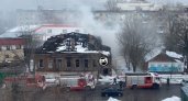 В Пензе на улице Красной горит жилой дом