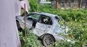 В Пензенской области водитель влетел в огород и протаранил железный забор