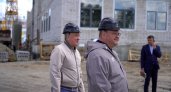 Губернатор похвалил строителей за скорость возведения школы в Спутнике
