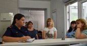 С беженцами из ДНР, ЛНР и Мариуполя провели личный прием сотрудники СК