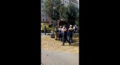 Появилось видео с места ДТП на Ставского, где перевернулся "КАМАЗ" с песком