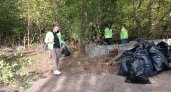 Сотрудники администрации и волонтеры собрали в Ахунах 25 мешков мусора