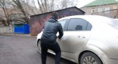В Пензе два парня пытались угнать авто, но не смогли тронуться с места