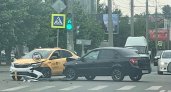 На пересечении Плеханова и Бакунина в Пензе произошло ДТП с участием такси