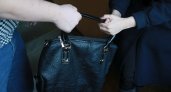 В Пензе прохожие задержали мужчину, который избил бабушку и вытащил у нее деньги