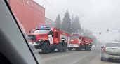 В центре Пензы рядом с ТЦ «Красные холмы» наблюдается сильное задымление