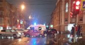 В Пензе на перекрестке улиц Максима Горького и Володарского столкнулись два автомобиля