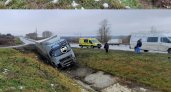 На трассе под Пензой  фура улетела в кювет
