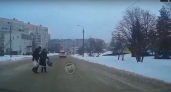 Двое пензенцев ринулись под колеса авто на проезжей части 