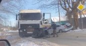 В Терновке произошло жесткое ДТП с участием легковушки и фуры 