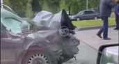 В Пензе на проспекте Строителей произошло ДТП, в котором раскурочило легковушку