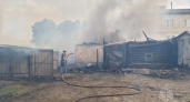 МЧС: в Сосновоборском районе сгорели постройки и автомобиль 