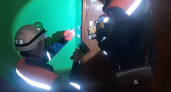 Спасатели вскрыли дверь на Ладожской, за которой доносились крики о помощи