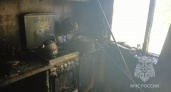 При пожаре в квартире на улице Ворошилова пострадал человек, еще троих спасли