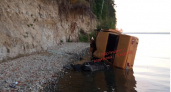 На Сурском водохранилище авто рухнуло с обрыва в реку