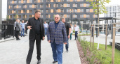 Олег Мельниченко посетил новые жилые кварталы в Дальнем Арбеково 