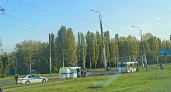 В Пензе в микрорайоне Арбеково "оцепили" автобус, у которого вывернуло колесо