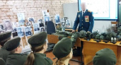 Офицер Росгвардии провел урок мужества для подшефного кадетского класса в Пензенской области